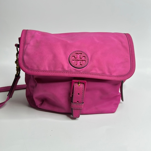 Tory Burch Handbags - Tory Burch Pink Crossbody